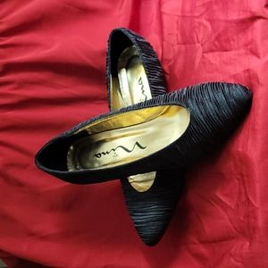 Woman's Black Mid Pump - Never Worn